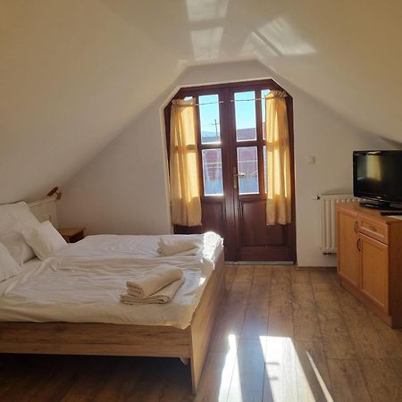 Kemences Fogado Bed & Breakfast Tardos Eksteriør bilde