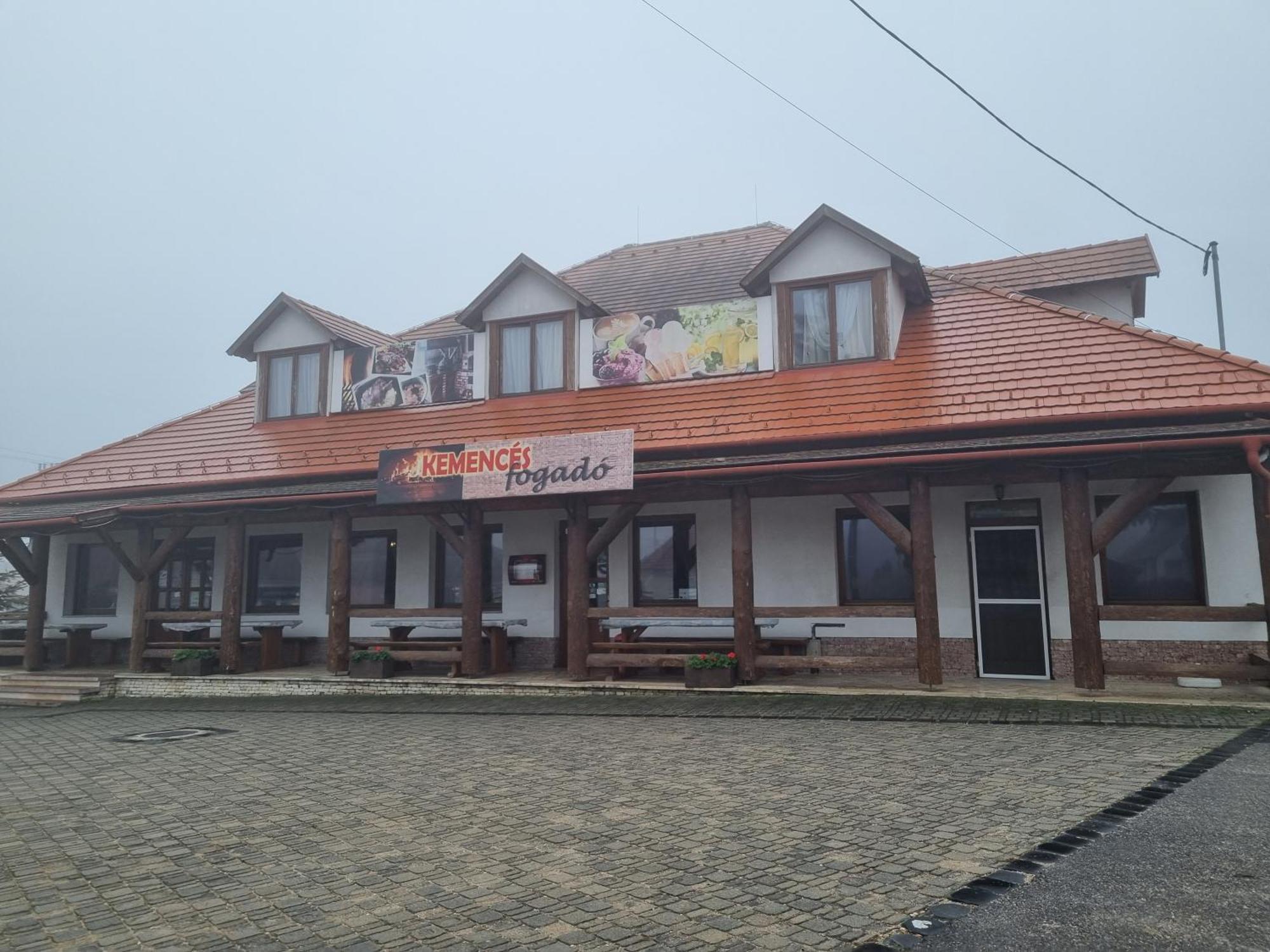 Kemences Fogado Bed & Breakfast Tardos Eksteriør bilde